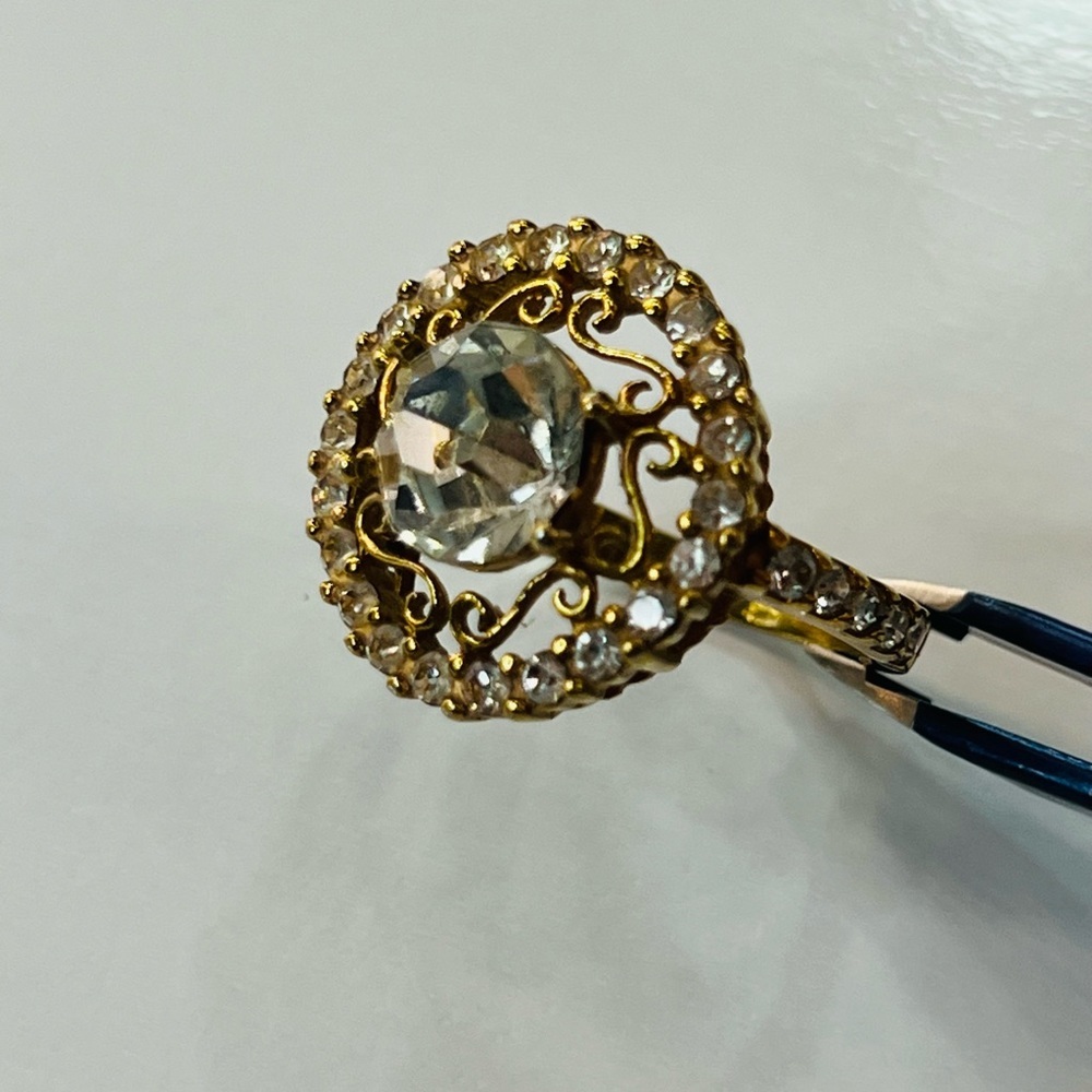 Stunning Vintage crystal and stainless Steel gold plated size 7